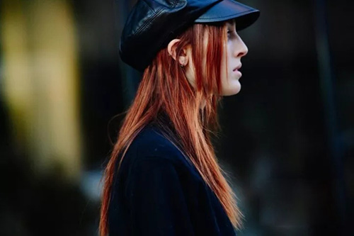 寒冬不怕狂風(fēng)吹毀造型，報(bào)童帽就是你的時(shí)髦大招！