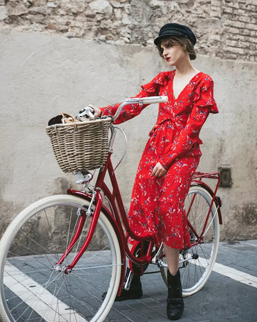 寒冬不怕狂風(fēng)吹毀造型，報(bào)童帽就是你的時(shí)髦大招！