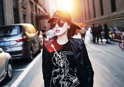 帽子是顯臉小的利器，秋冬就是要以帽取人