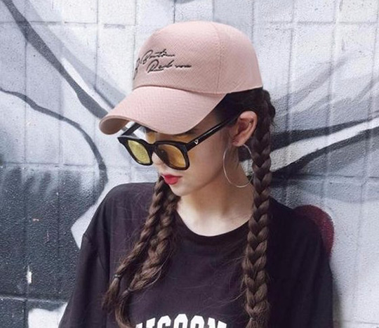 美麗的帽子，帶給你不一樣的春天